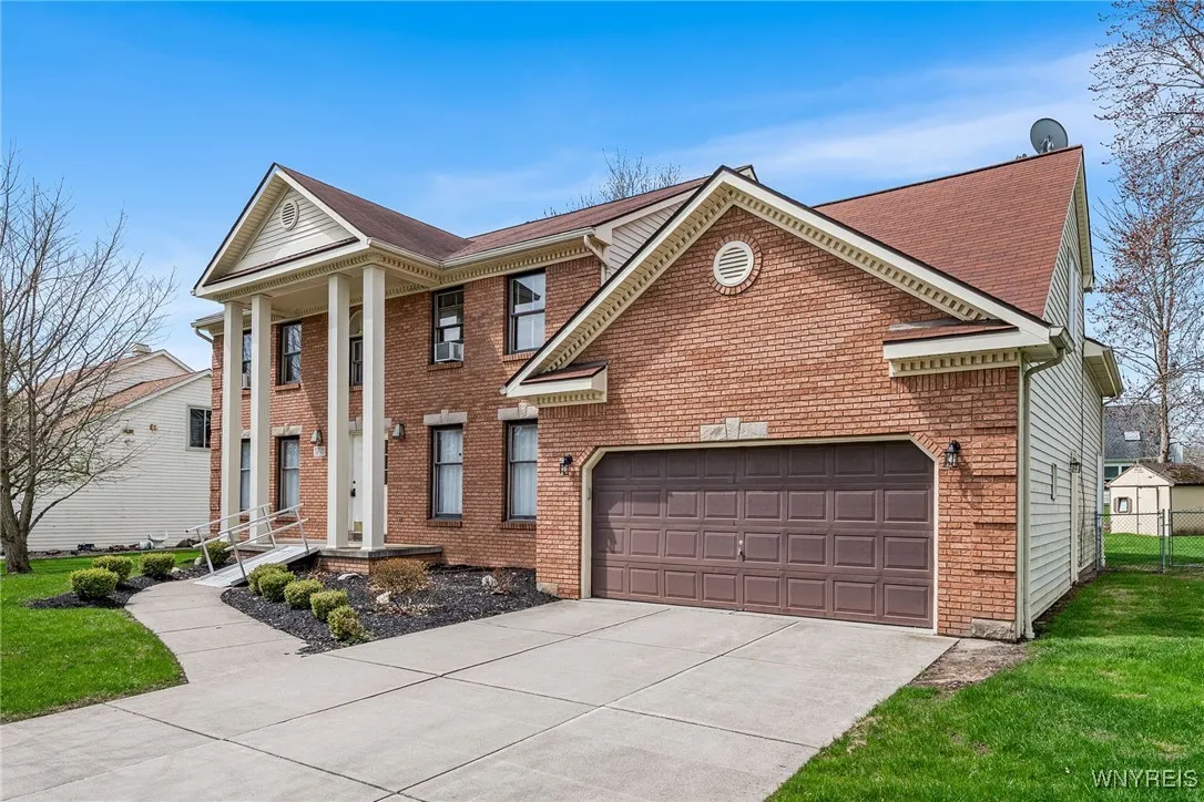 5790 Kippen Drive, Clarence, New York 14051, Clarence, New York 14051, 4 Bedrooms Bedrooms, 14 Rooms Rooms,2 BathroomsBathrooms,Residential,Closed,5790 Kippen Drive, Clarence, New York 14051,0,B1653193