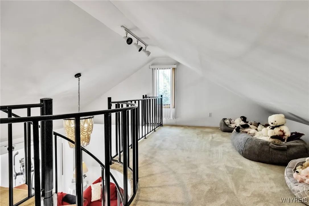 3976 Southwestern Boulevard, Orchard Park, New Yor, Orchard Park, New York 14127, 3 Bedrooms Bedrooms, 9 Rooms Rooms,2 BathroomsBathrooms,Residential,For Sale,3976 Southwestern Boulevard, Orchard Park, New Yor,0,B1652783