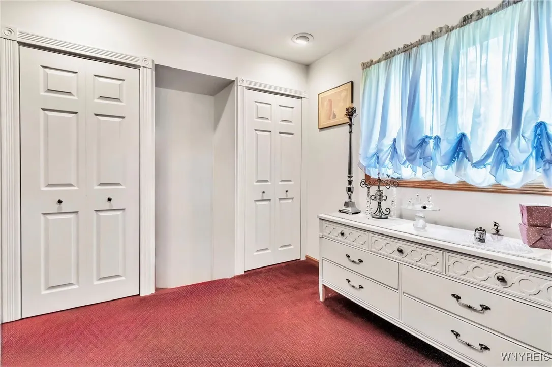3976 Southwestern Boulevard, Orchard Park, New Yor, Orchard Park, New York 14127, 3 Bedrooms Bedrooms, 9 Rooms Rooms,2 BathroomsBathrooms,Residential,For Sale,3976 Southwestern Boulevard, Orchard Park, New Yor,0,B1652783