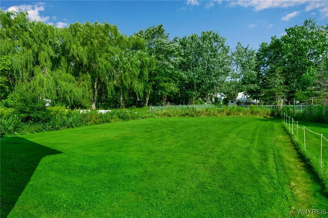 3976 Southwestern Boulevard, Orchard Park, New Yor, Orchard Park, New York 14127, 3 Bedrooms Bedrooms, 9 Rooms Rooms,2 BathroomsBathrooms,Residential,For Sale,3976 Southwestern Boulevard, Orchard Park, New Yor,0,B1652783