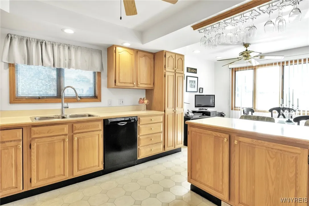 3976 Southwestern Boulevard, Orchard Park, New Yor, Orchard Park, New York 14127, 3 Bedrooms Bedrooms, 9 Rooms Rooms,2 BathroomsBathrooms,Residential,For Sale,3976 Southwestern Boulevard, Orchard Park, New Yor,0,B1652783