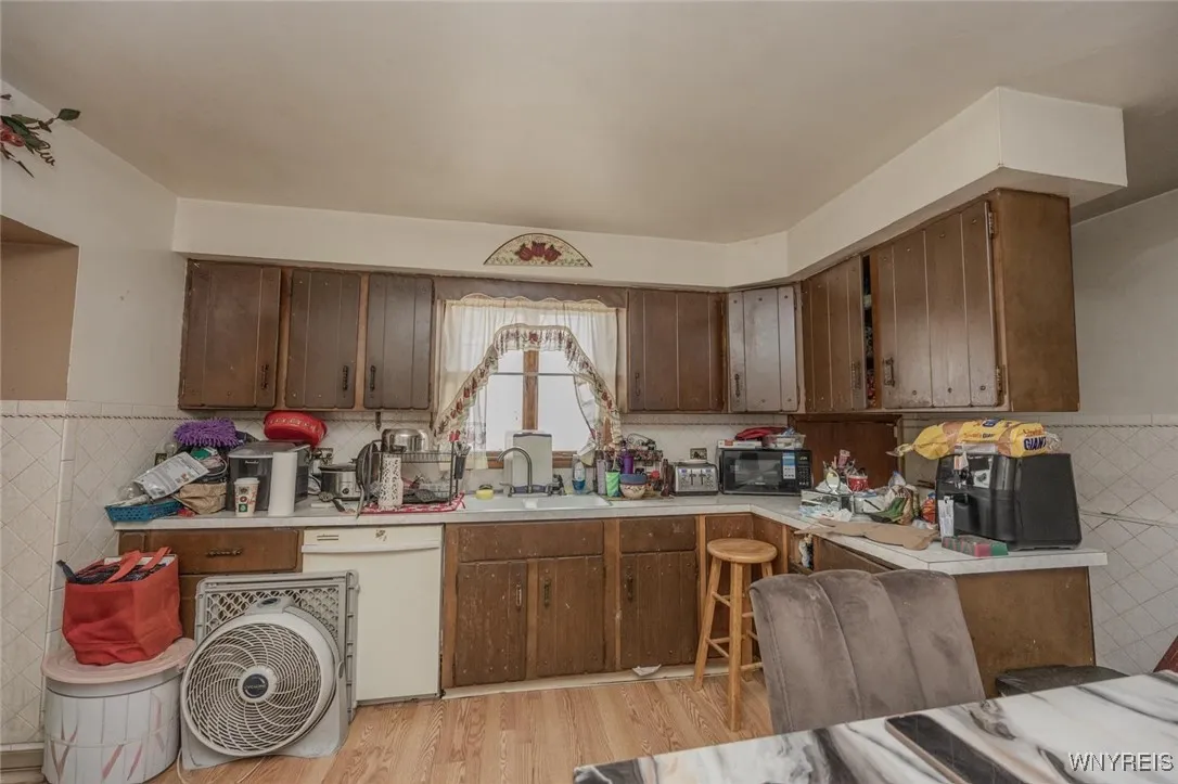 116 Jones Street, Buffalo, New York 14206, Buffalo, New York 14206, 3 Bedrooms Bedrooms, ,2 BathroomsBathrooms,Residential,For Sale,116 Jones Street, Buffalo, New York 14206,0,B1653172