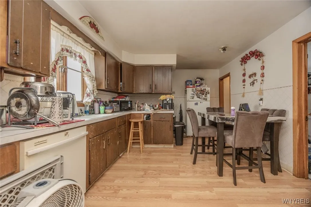 116 Jones Street, Buffalo, New York 14206, Buffalo, New York 14206, 3 Bedrooms Bedrooms, ,2 BathroomsBathrooms,Residential,For Sale,116 Jones Street, Buffalo, New York 14206,0,B1653172