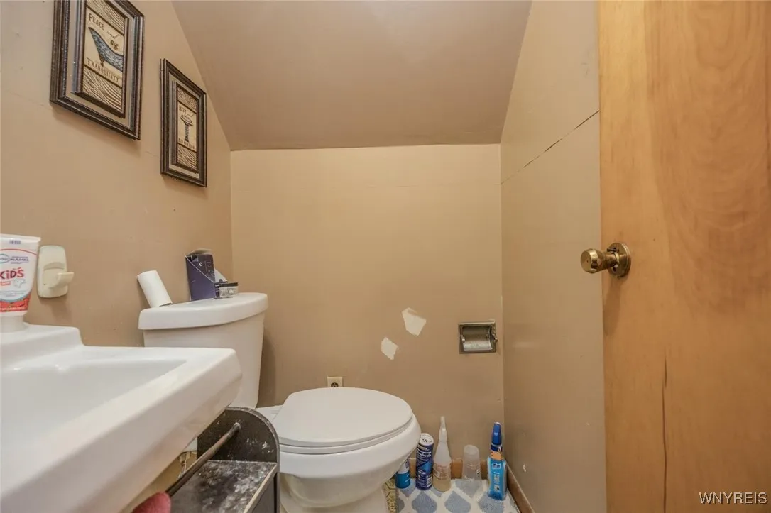 116 Jones Street, Buffalo, New York 14206, Buffalo, New York 14206, 3 Bedrooms Bedrooms, ,2 BathroomsBathrooms,Residential,For Sale,116 Jones Street, Buffalo, New York 14206,0,B1653172