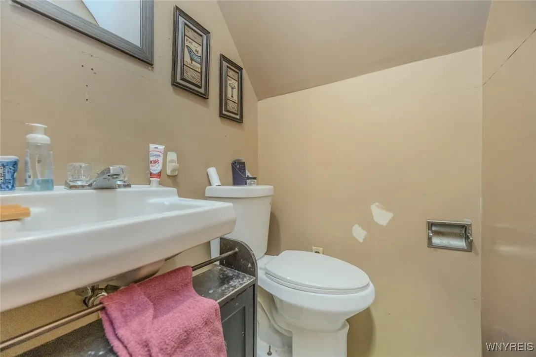 116 Jones Street, Buffalo, New York 14206, Buffalo, New York 14206, 3 Bedrooms Bedrooms, ,2 BathroomsBathrooms,Residential,For Sale,116 Jones Street, Buffalo, New York 14206,0,B1653172