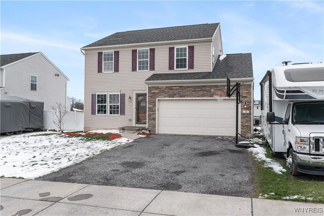 14 Morris Crescent, West Seneca, New York 14224, West Seneca, New York 14224, 4 Bedrooms Bedrooms, 7 Rooms Rooms,2 BathroomsBathrooms,Residential,Closed,14 Morris Crescent, West Seneca, New York 14224,0,B1652878
