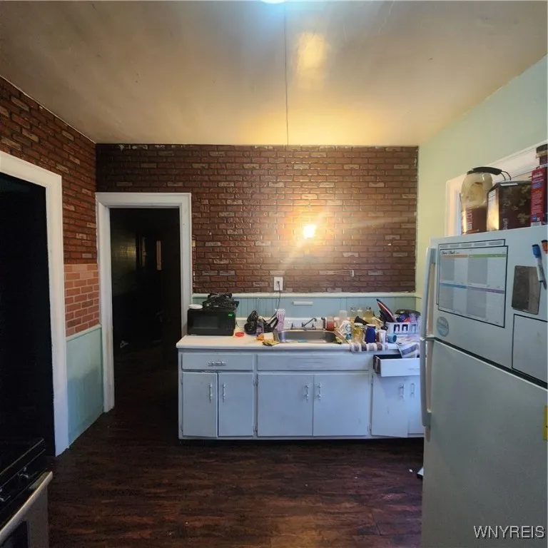 509 East Utica Street, Buffalo, New York 14208, Buffalo, New York 14208, 6 Bedrooms Bedrooms, ,2 BathroomsBathrooms,Residential,Closed,509 East Utica Street, Buffalo, New York 14208,0,B1653265