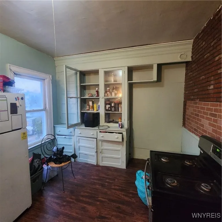 509 East Utica Street, Buffalo, New York 14208, Buffalo, New York 14208, 6 Bedrooms Bedrooms, ,2 BathroomsBathrooms,Residential,Closed,509 East Utica Street, Buffalo, New York 14208,0,B1653265