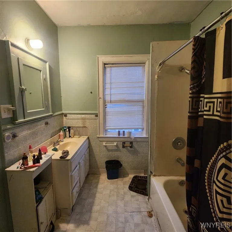 509 East Utica Street, Buffalo, New York 14208, Buffalo, New York 14208, 6 Bedrooms Bedrooms, ,2 BathroomsBathrooms,Residential,Closed,509 East Utica Street, Buffalo, New York 14208,0,B1653265