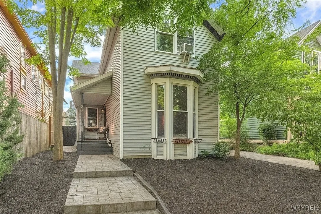 23 Plymouth Avenue, Buffalo, New York 14201, Buffalo, New York 14201, 4 Bedrooms Bedrooms, 12 Rooms Rooms,2 BathroomsBathrooms,Residential,For Sale,23 Plymouth Avenue, Buffalo, New York 14201,0,B1653269