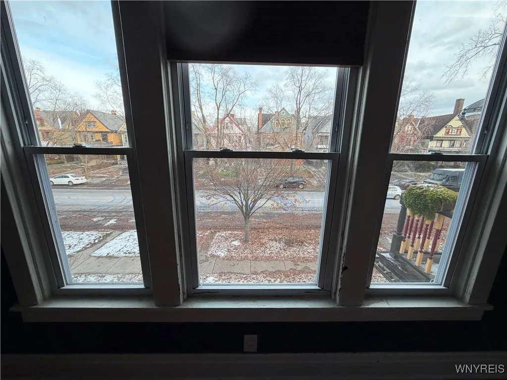 180 Richmond Avenue 2, Buffalo, New York 14222, Buffalo, New York 14222, 1 Bedroom Bedrooms, 4 Rooms Rooms,1 BathroomBathrooms,Residential Lease,Closed,180 Richmond Avenue 2, Buffalo, New York 14222,0,B1653293
