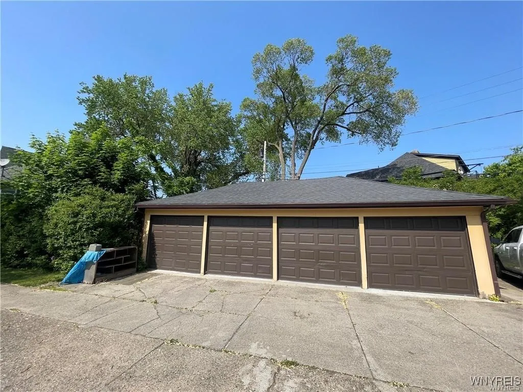 180 Richmond Avenue 2, Buffalo, New York 14222, Buffalo, New York 14222, 1 Bedroom Bedrooms, 4 Rooms Rooms,1 BathroomBathrooms,Residential Lease,Closed,180 Richmond Avenue 2, Buffalo, New York 14222,0,B1653293