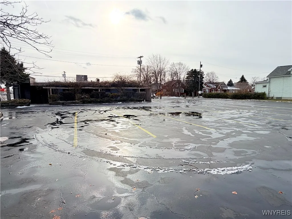 1305 Abbott Road, Lackawanna, New York 14218, Lackawanna, New York 14218, ,Commercial Sale,For Sale,1305 Abbott Road, Lackawanna, New York 14218,0,B1653001