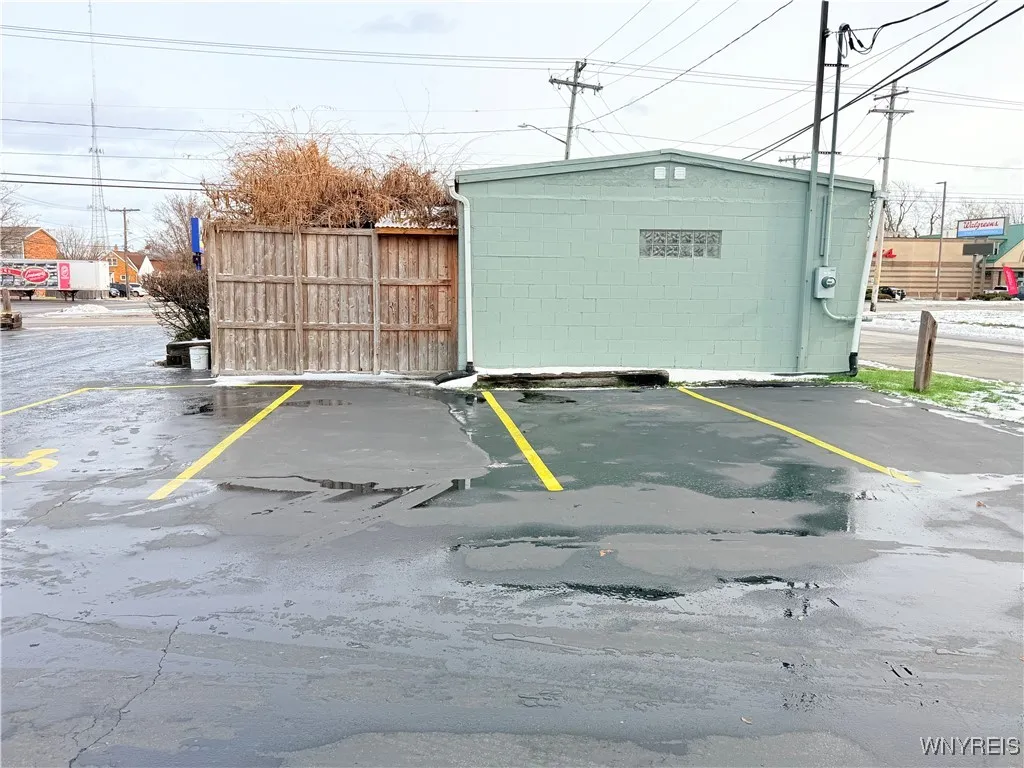 1305 Abbott Road, Lackawanna, New York 14218, Lackawanna, New York 14218, ,Commercial Sale,For Sale,1305 Abbott Road, Lackawanna, New York 14218,0,B1653001