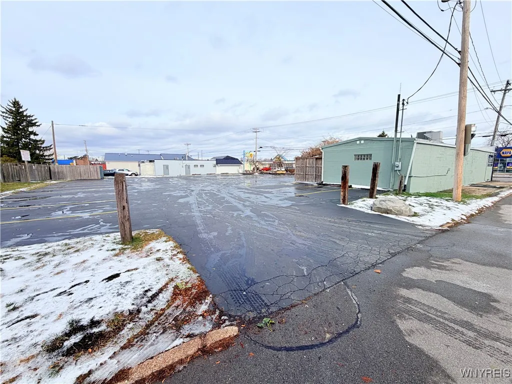 1305 Abbott Road, Lackawanna, New York 14218, Lackawanna, New York 14218, ,Commercial Sale,For Sale,1305 Abbott Road, Lackawanna, New York 14218,0,B1653001