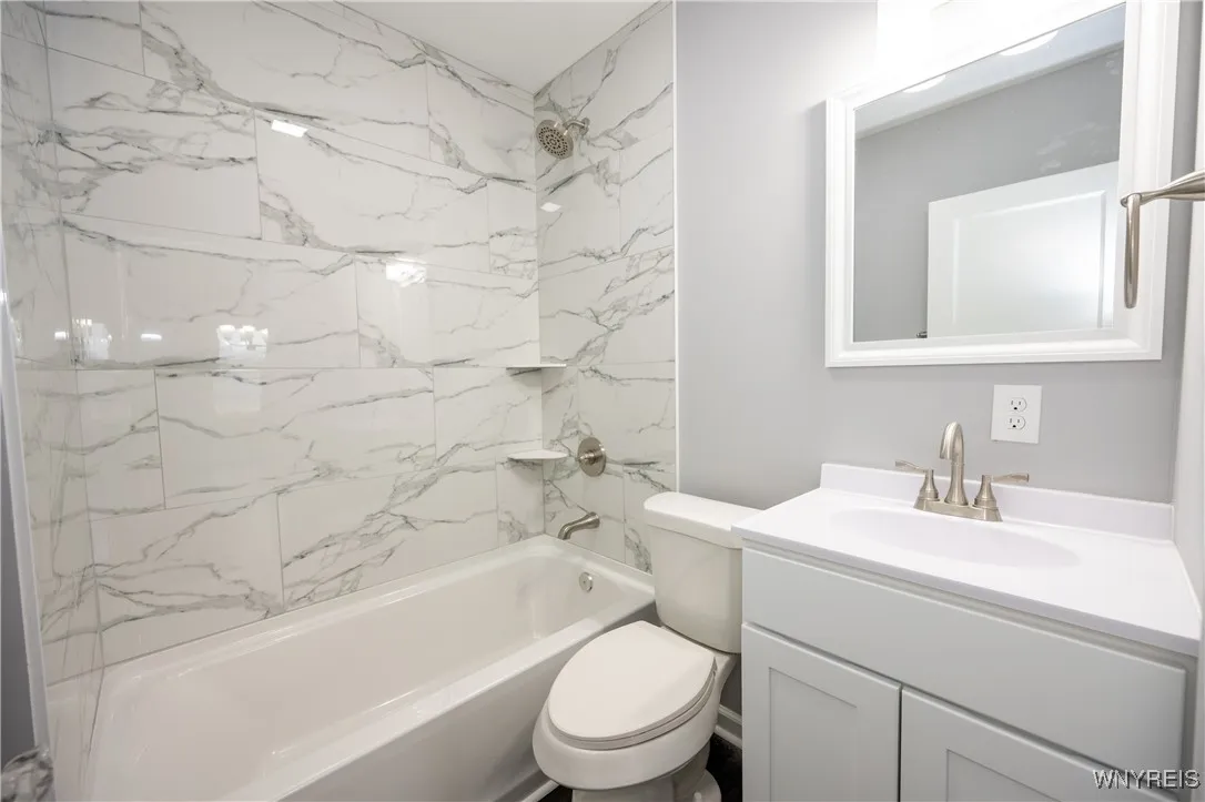 3606 James Street, Hamburg, New York 14219, Hamburg, New York 14219, 4 Bedrooms Bedrooms, 7 Rooms Rooms,1 BathroomBathrooms,Residential,Closed,3606 James Street, Hamburg, New York 14219,0,B1653111