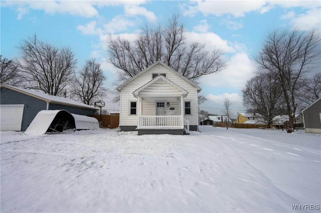 3606 James Street, Hamburg, New York 14219, Hamburg, New York 14219, 4 Bedrooms Bedrooms, 7 Rooms Rooms,1 BathroomBathrooms,Residential,Closed,3606 James Street, Hamburg, New York 14219,0,B1653111