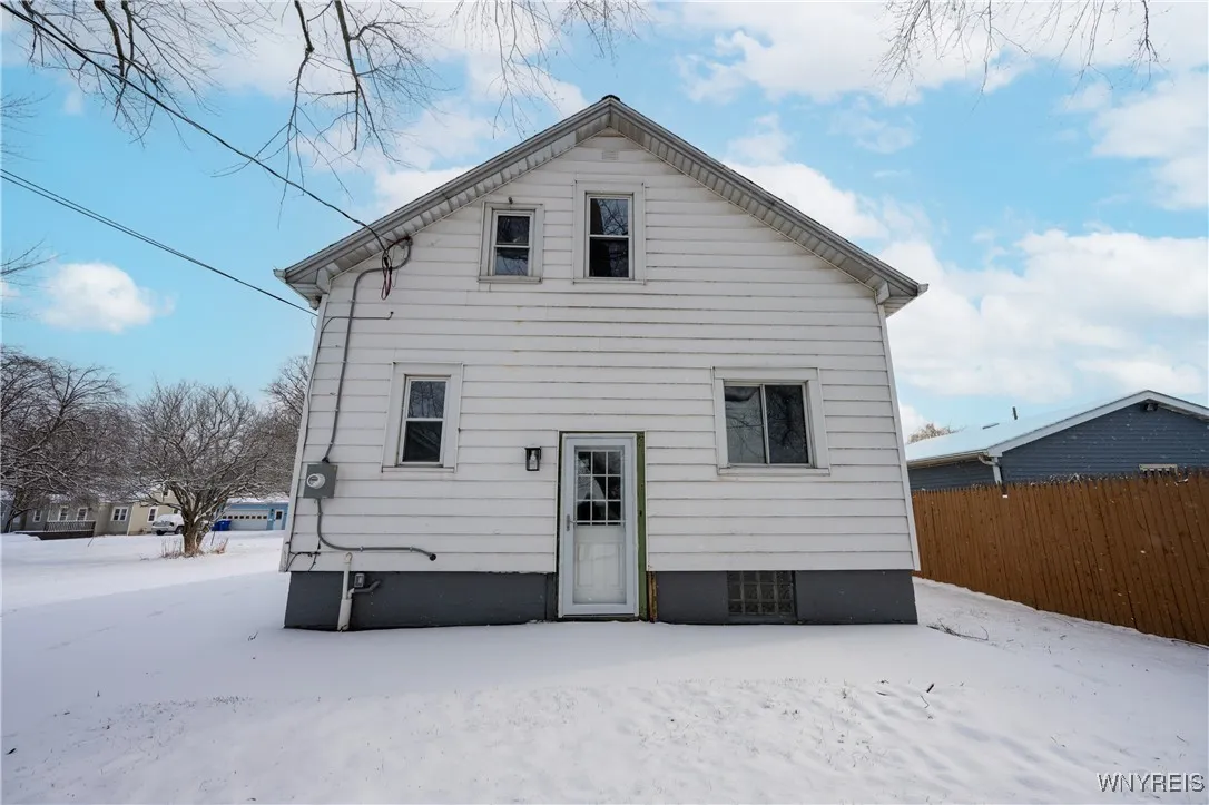 3606 James Street, Hamburg, New York 14219, Hamburg, New York 14219, 4 Bedrooms Bedrooms, 7 Rooms Rooms,1 BathroomBathrooms,Residential,Closed,3606 James Street, Hamburg, New York 14219,0,B1653111