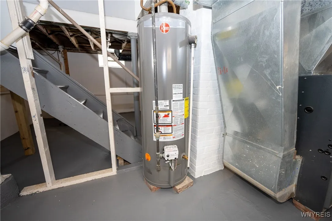 3606 James Street, Hamburg, New York 14219, Hamburg, New York 14219, 4 Bedrooms Bedrooms, 7 Rooms Rooms,1 BathroomBathrooms,Residential,Closed,3606 James Street, Hamburg, New York 14219,0,B1653111