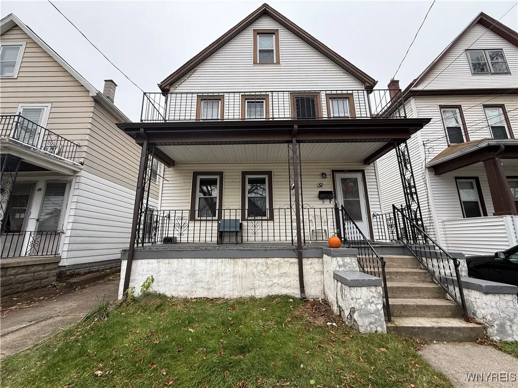 51 Gladstone Street, Buffalo, New York 14207, Buffalo, New York 14207, 5 Bedrooms Bedrooms, ,2 BathroomsBathrooms,Residential,Closed,51 Gladstone Street, Buffalo, New York 14207,0,B1652835
