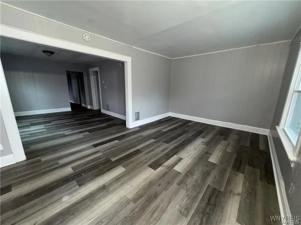 1825 Pierce Avenue 2, Niagara Falls, New York 1430, Niagara Falls, New York 14301, 6 Bedrooms Bedrooms, ,2 BathroomsBathrooms,Residential,For Sale,1825 Pierce Avenue 2, Niagara Falls, New York 1430,0,B1653363