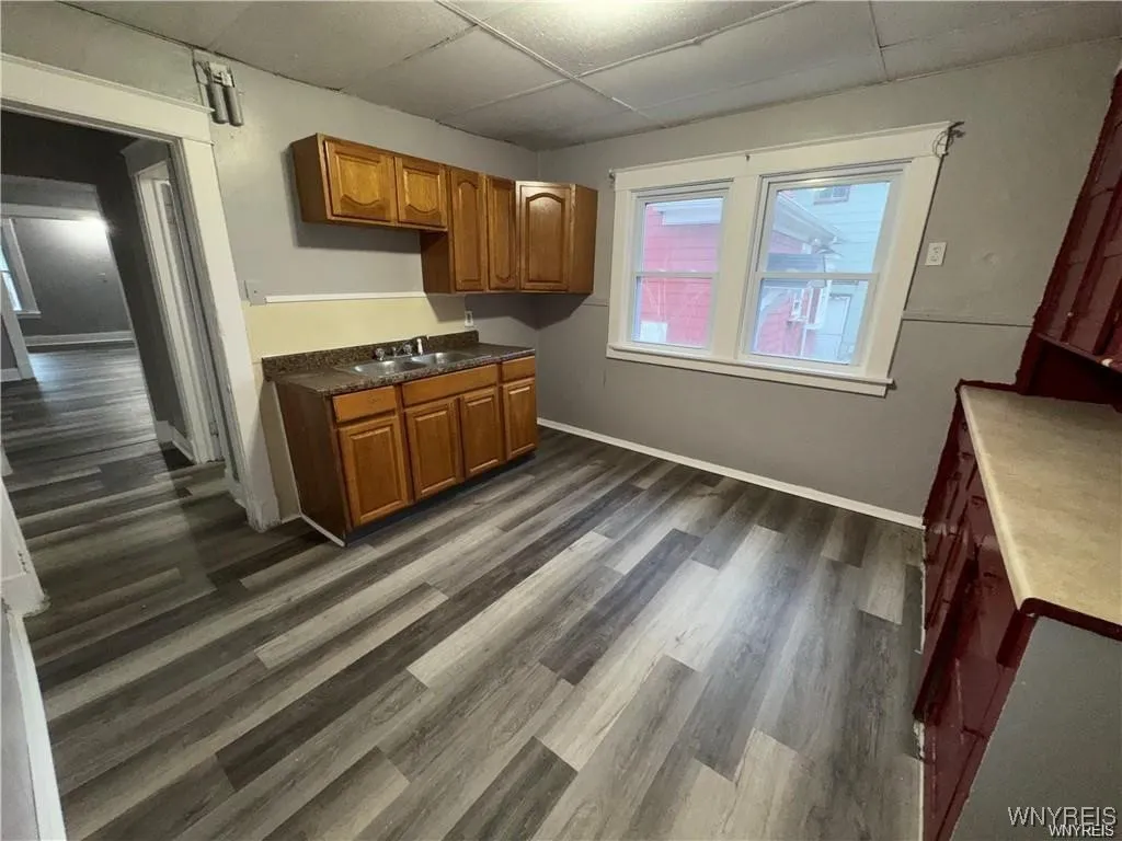 1825 Pierce Avenue 2, Niagara Falls, New York 1430, Niagara Falls, New York 14301, 6 Bedrooms Bedrooms, ,2 BathroomsBathrooms,Residential,For Sale,1825 Pierce Avenue 2, Niagara Falls, New York 1430,0,B1653363