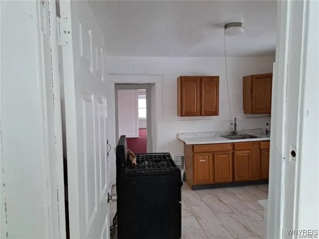 1825 Pierce Avenue 2, Niagara Falls, New York 1430, Niagara Falls, New York 14301, 6 Bedrooms Bedrooms, ,2 BathroomsBathrooms,Residential,For Sale,1825 Pierce Avenue 2, Niagara Falls, New York 1430,0,B1653363