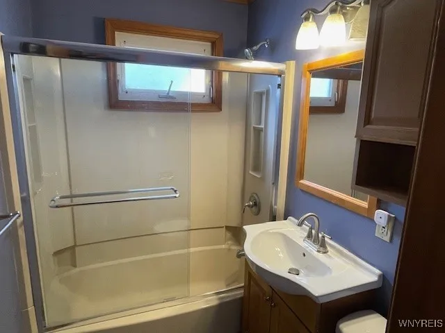 52 Clark Street, Tonawanda, New York 14150, Tonawanda, New York 14150, 3 Bedrooms Bedrooms, 5 Rooms Rooms,1 BathroomBathrooms,Residential,For Sale,52 Clark Street, Tonawanda, New York 14150,0,B1653533