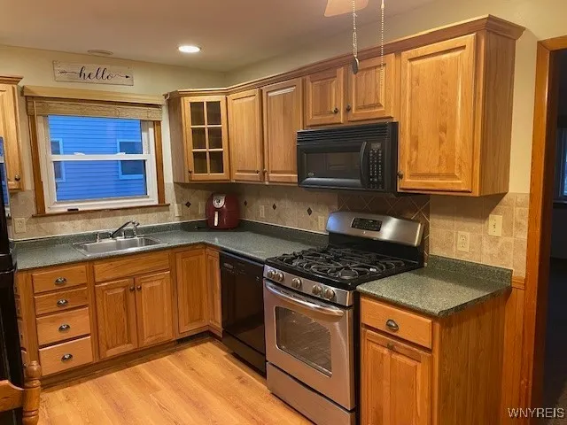 52 Clark Street, Tonawanda, New York 14150, Tonawanda, New York 14150, 3 Bedrooms Bedrooms, 5 Rooms Rooms,1 BathroomBathrooms,Residential,For Sale,52 Clark Street, Tonawanda, New York 14150,0,B1653533