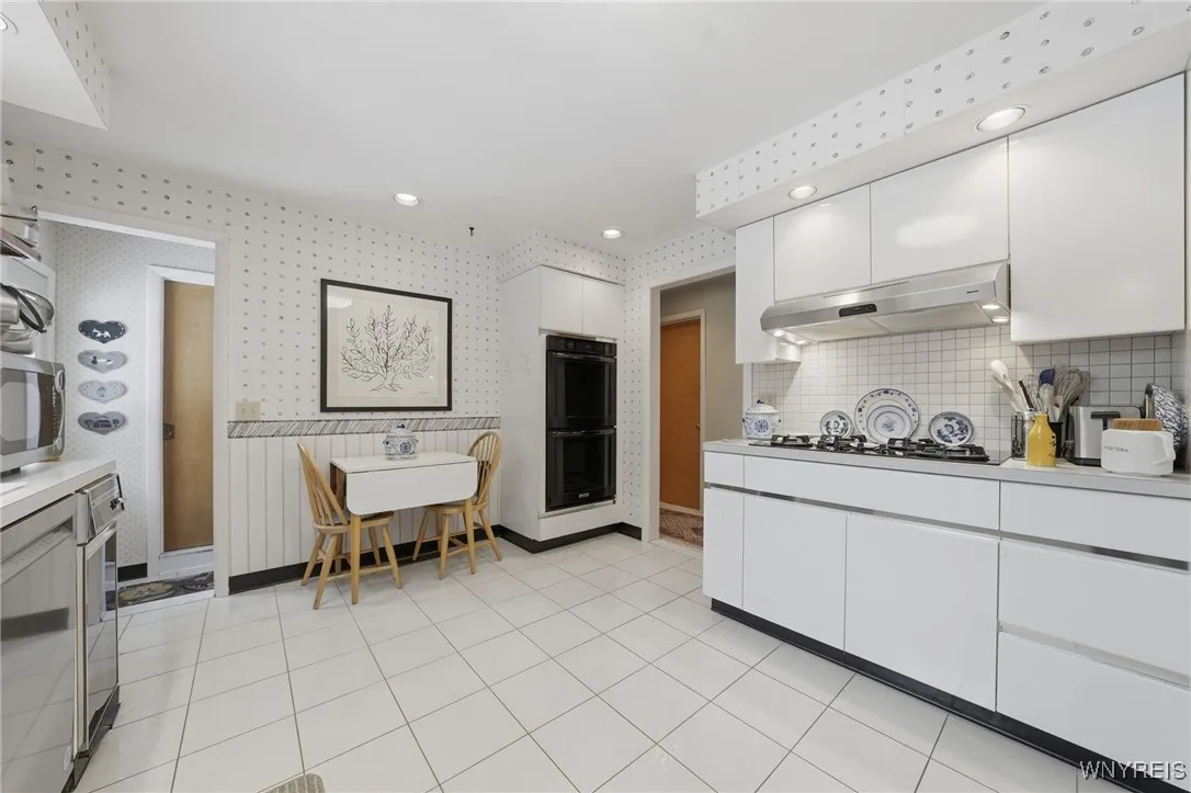 White European style kitchen cabinets