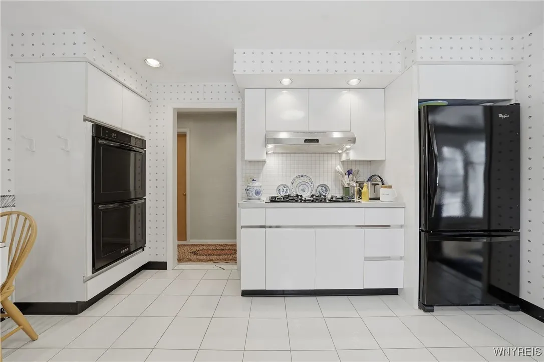 White European style kitchen cabinets