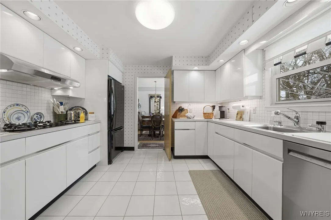 White European style kitchen cabinets