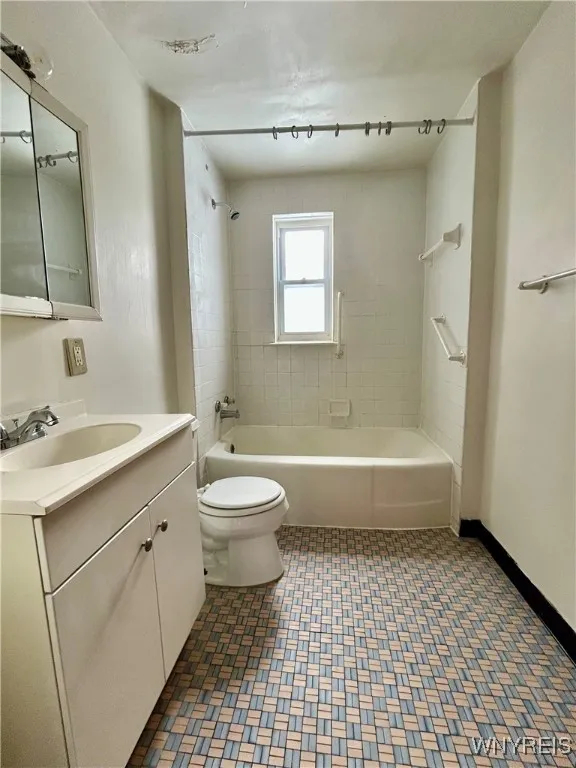 8 Latona Ct Parkway 1, Buffalo, New York 14220, Buffalo, New York 14220, 1 Bedroom Bedrooms, 3 Rooms Rooms,1 BathroomBathrooms,Residential Lease,Closed,8 Latona Ct Parkway 1, Buffalo, New York 14220,0,B1653698