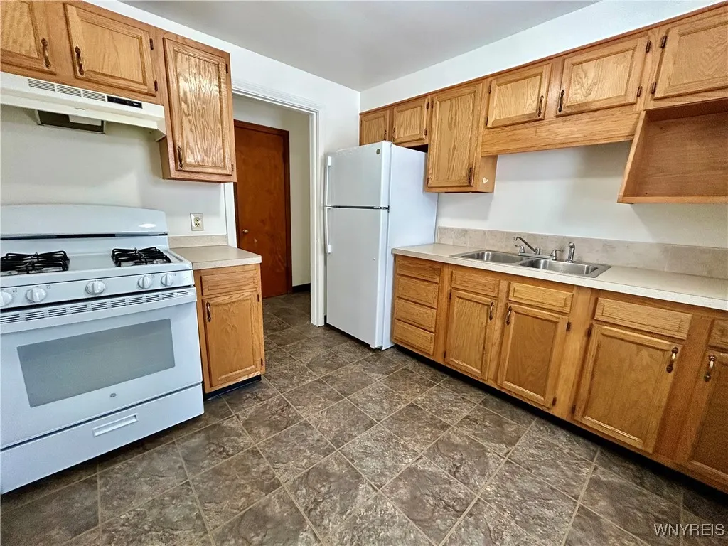 8 Latona Ct Parkway 1, Buffalo, New York 14220, Buffalo, New York 14220, 1 Bedroom Bedrooms, 3 Rooms Rooms,1 BathroomBathrooms,Residential Lease,Closed,8 Latona Ct Parkway 1, Buffalo, New York 14220,0,B1653698