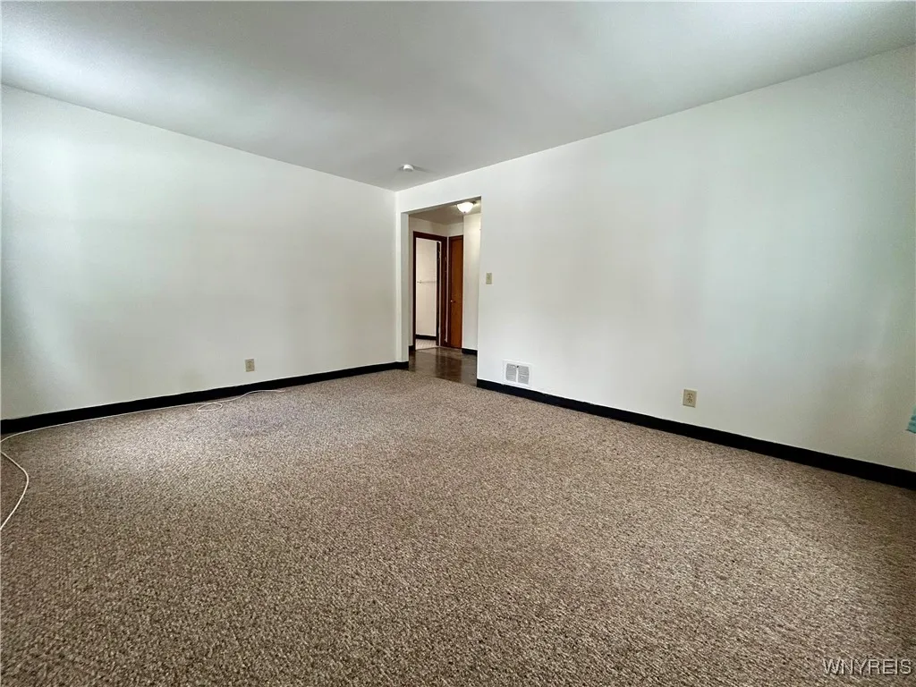 8 Latona Ct Parkway 1, Buffalo, New York 14220, Buffalo, New York 14220, 1 Bedroom Bedrooms, 3 Rooms Rooms,1 BathroomBathrooms,Residential Lease,Closed,8 Latona Ct Parkway 1, Buffalo, New York 14220,0,B1653698