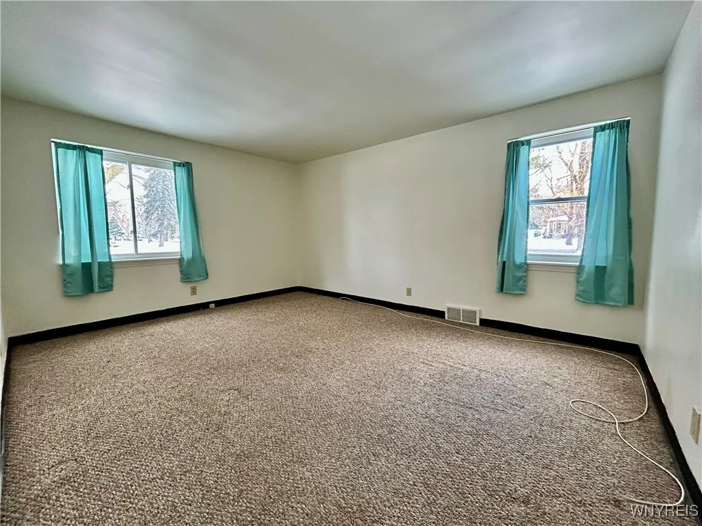 8 Latona Ct Parkway 1, Buffalo, New York 14220, Buffalo, New York 14220, 1 Bedroom Bedrooms, 3 Rooms Rooms,1 BathroomBathrooms,Residential Lease,Closed,8 Latona Ct Parkway 1, Buffalo, New York 14220,0,B1653698