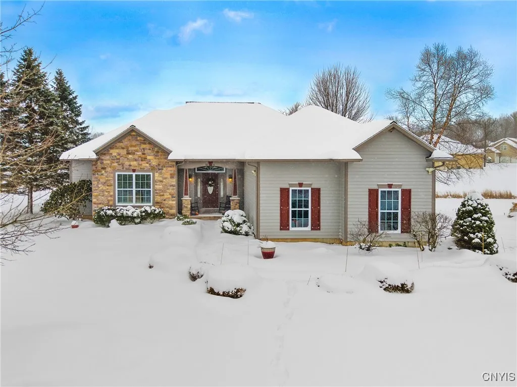 Welcome to 8531 Whisper Ridge Circle