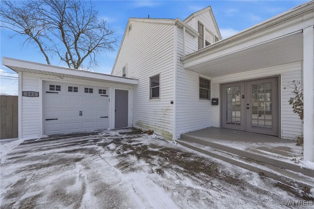 151 Conant Drive, Tonawanda, New York 14223, Tonawanda, New York 14223, 4 Bedrooms Bedrooms, 7 Rooms Rooms,2 BathroomsBathrooms,Residential Lease,Closed,151 Conant Drive, Tonawanda, New York 14223,0,B1653010