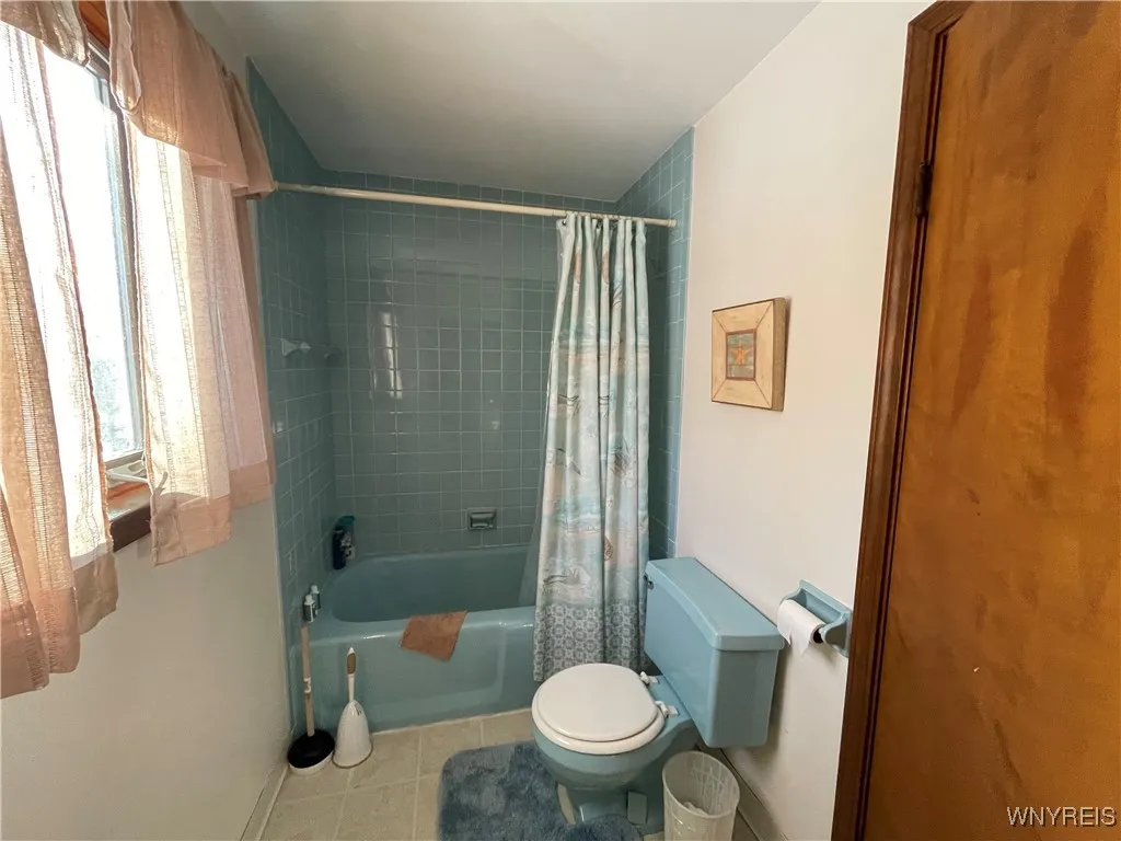 1825 Winter Road, Grand Island, New York 14072, Grand Island, New York 14072, 4 Bedrooms Bedrooms, 8 Rooms Rooms,2 BathroomsBathrooms,Residential Lease,Closed,1825 Winter Road, Grand Island, New York 14072,0,B1653885