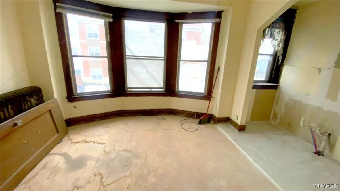 696 Genesee Street, Buffalo, New York 14211, Buffalo, New York 14211, ,Commercial Sale,For Sale,696 Genesee Street, Buffalo, New York 14211,0,B1653720