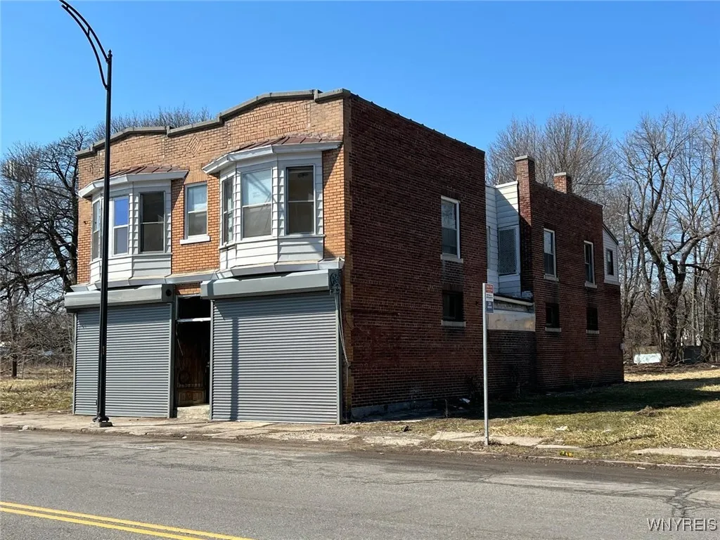 696 Genesee Street, Buffalo, New York 14211, Buffalo, New York 14211, ,Commercial Sale,For Sale,696 Genesee Street, Buffalo, New York 14211,0,B1653720
