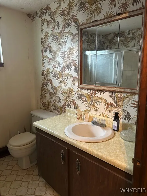 2nd floor full bath