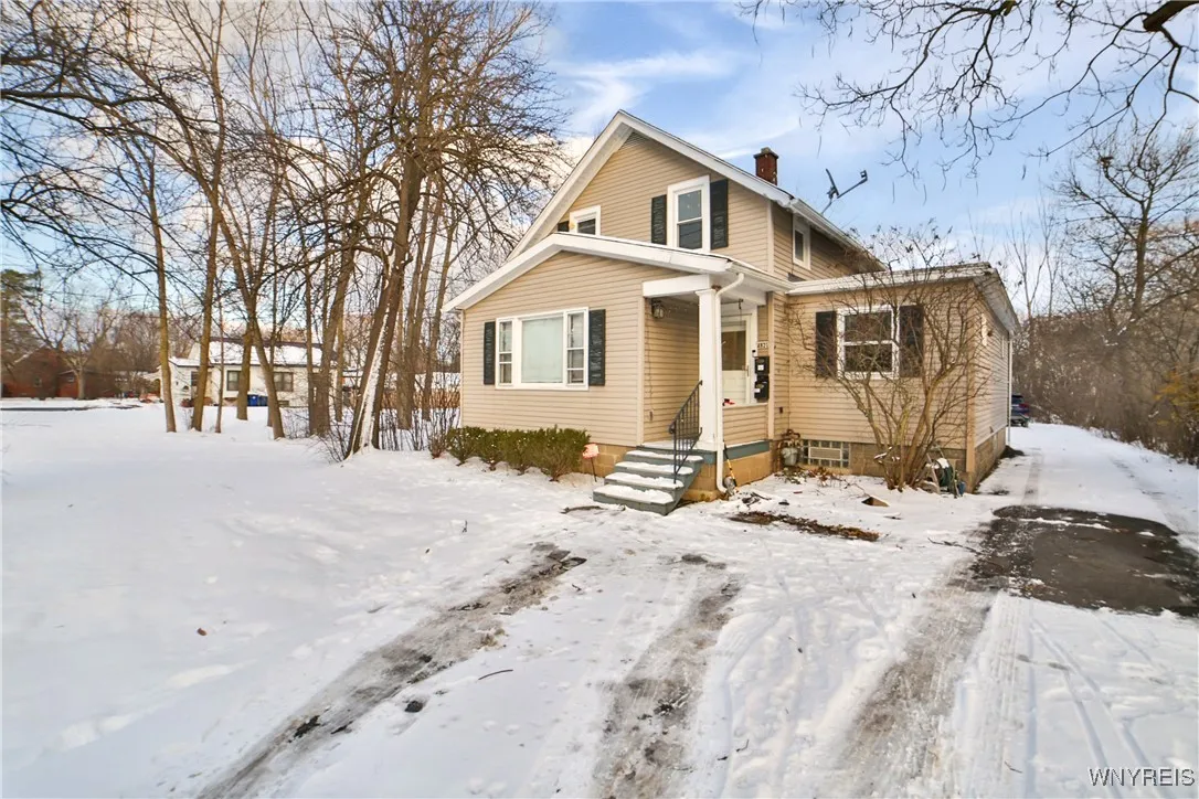 4821 Harlem Road, Amherst, New York 14226, Amherst, New York 14226, 3 Bedrooms Bedrooms, ,2 BathroomsBathrooms,Residential,Closed,4821 Harlem Road, Amherst, New York 14226,0,B1654031