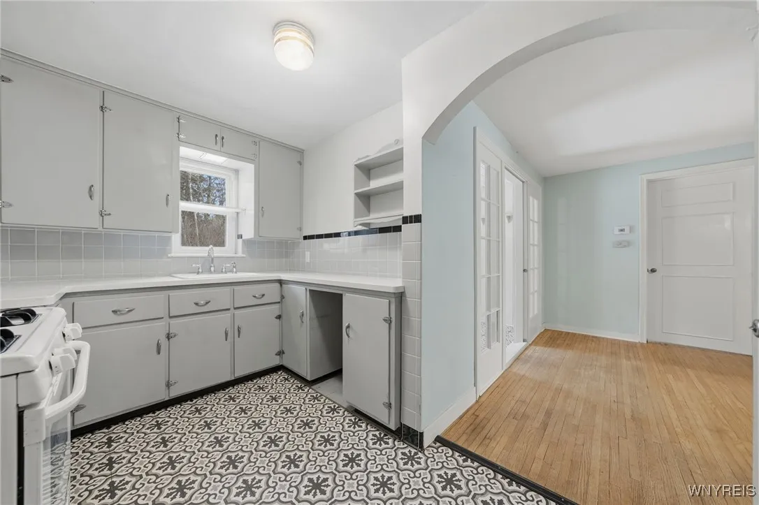 5871 Cole Road, Orchard Park, New York 14127, Orchard Park, New York 14127, 3 Bedrooms Bedrooms, 8 Rooms Rooms,1 BathroomBathrooms,Residential,Closed,5871 Cole Road, Orchard Park, New York 14127,0,B1654048