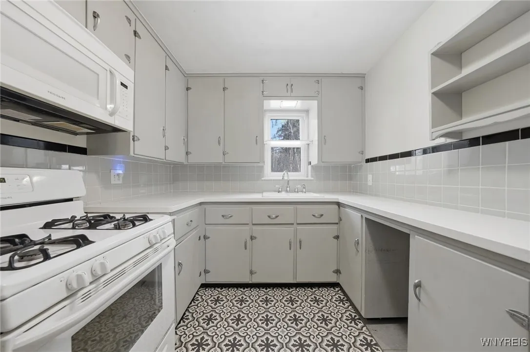 5871 Cole Road, Orchard Park, New York 14127, Orchard Park, New York 14127, 3 Bedrooms Bedrooms, 8 Rooms Rooms,1 BathroomBathrooms,Residential,Closed,5871 Cole Road, Orchard Park, New York 14127,0,B1654048