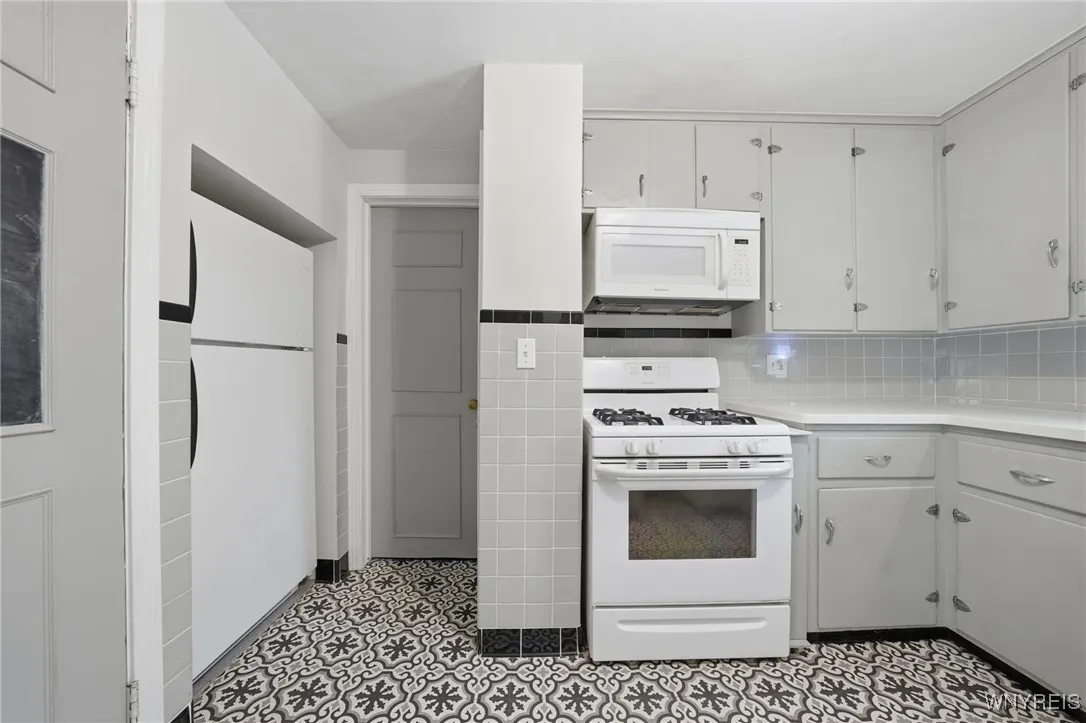 5871 Cole Road, Orchard Park, New York 14127, Orchard Park, New York 14127, 3 Bedrooms Bedrooms, 8 Rooms Rooms,1 BathroomBathrooms,Residential,Closed,5871 Cole Road, Orchard Park, New York 14127,0,B1654048