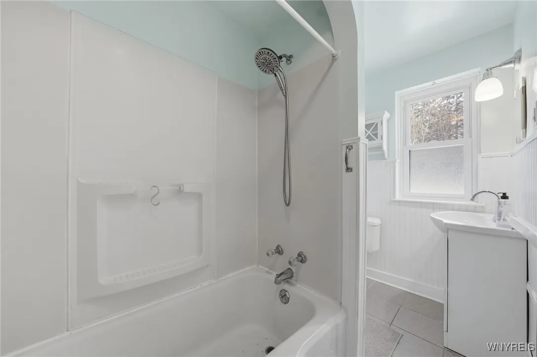 5871 Cole Road, Orchard Park, New York 14127, Orchard Park, New York 14127, 3 Bedrooms Bedrooms, 8 Rooms Rooms,1 BathroomBathrooms,Residential,Closed,5871 Cole Road, Orchard Park, New York 14127,0,B1654048