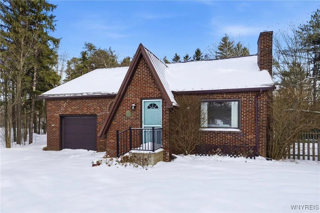 5871 Cole Road, Orchard Park, New York 14127, Orchard Park, New York 14127, 3 Bedrooms Bedrooms, 8 Rooms Rooms,1 BathroomBathrooms,Residential,Closed,5871 Cole Road, Orchard Park, New York 14127,0,B1654048