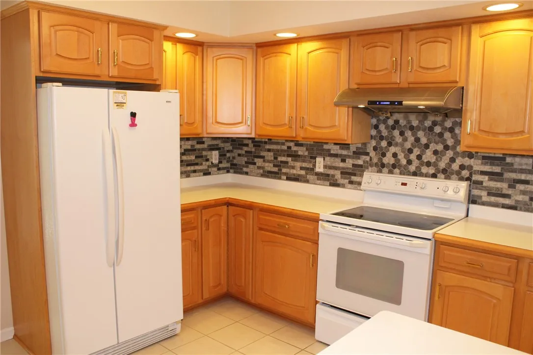 121 Brittany Circle, Brighton, New York 14618, Brighton, New York 14618, 3 Bedrooms Bedrooms, 6 Rooms Rooms,2 BathroomsBathrooms,Residential Lease,Closed,121 Brittany Circle, Brighton, New York 14618,0,R1654396