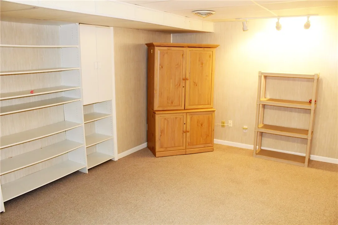 121 Brittany Circle, Brighton, New York 14618, Brighton, New York 14618, 3 Bedrooms Bedrooms, 6 Rooms Rooms,2 BathroomsBathrooms,Residential Lease,Closed,121 Brittany Circle, Brighton, New York 14618,0,R1654396